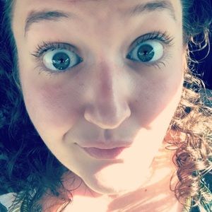 Meet your Posher, Leslie